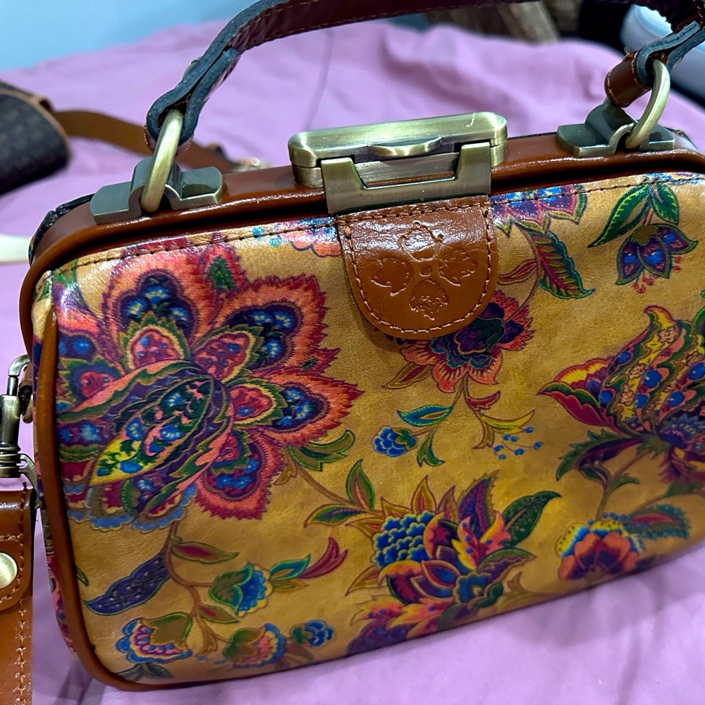 Gently used vintage style